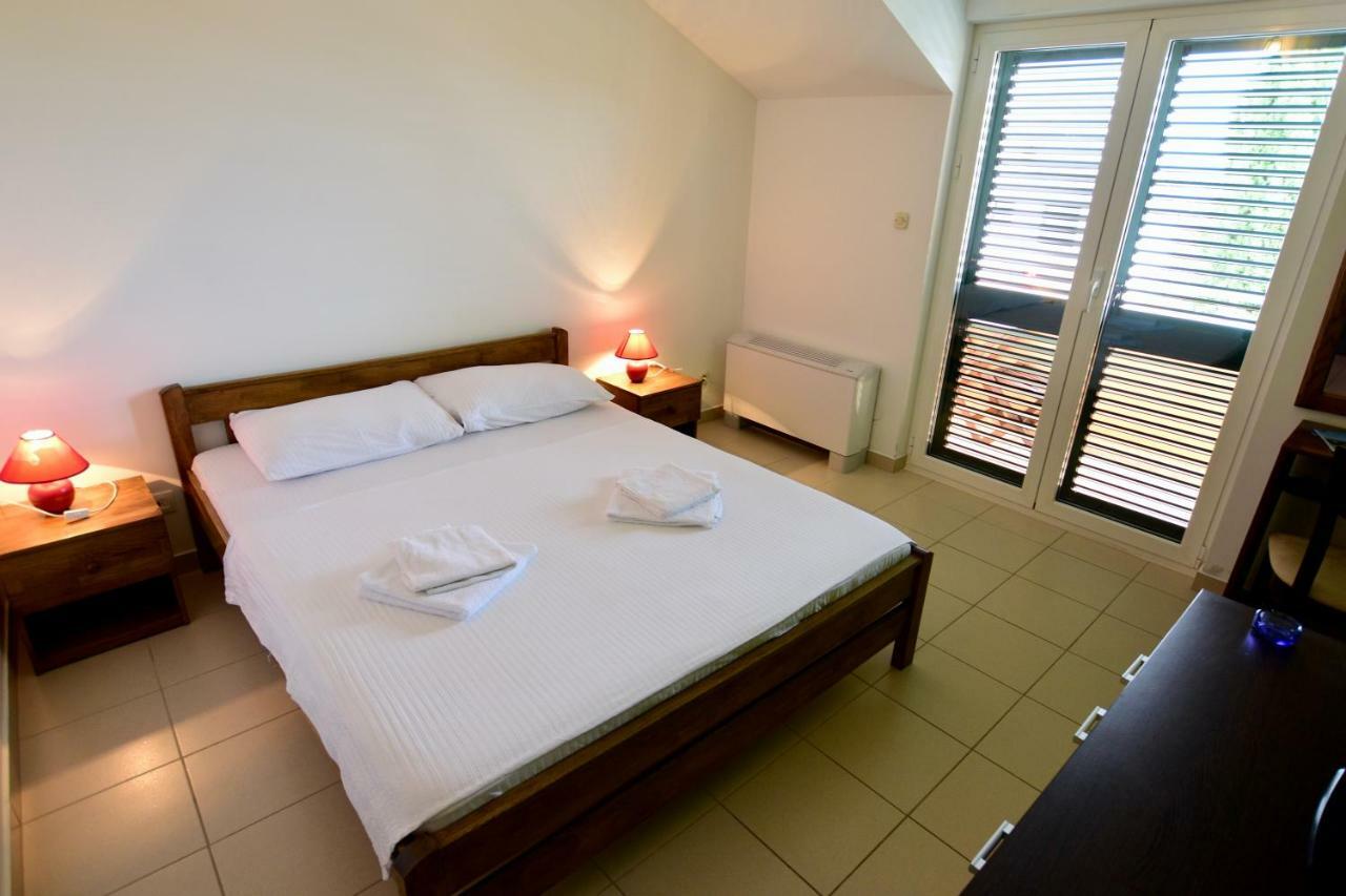 Pansion Hrga Hotel Vodice Exterior photo